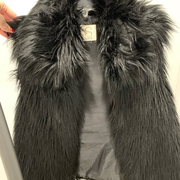 Vest black - Picture 1 of 3